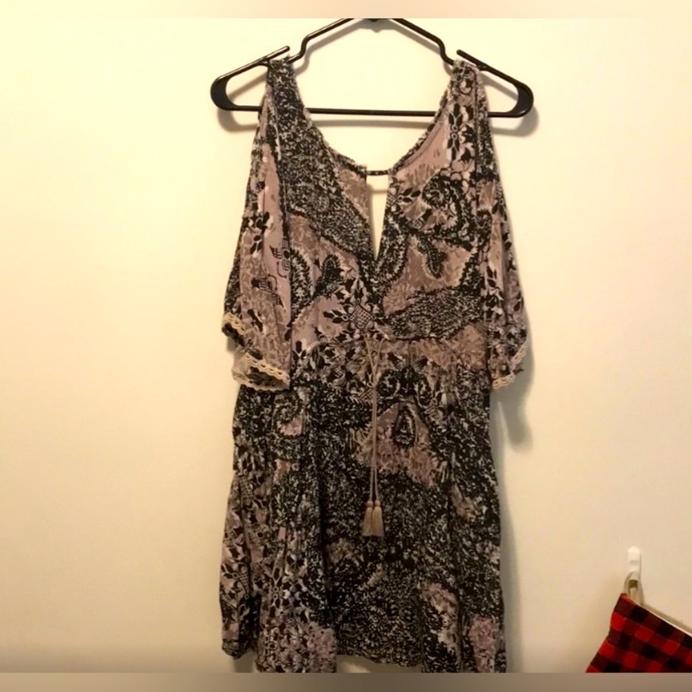 FREE PEOPLE TUNIC/DRESS, super cute and stylish, with tassels